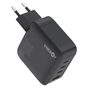 מטען קיר ENERGY GaN PD100W עם 3 חיבורי USB-C, חיבור USB-A וכבל USB-C to USB-C באורך 1.5 מטר לטעינה מהירה של עד ארבעה מכשירים במקביל.