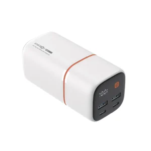 סוללת גיבוי Energy E20KPD PD70 לבנה בקיבולת 20,000mAh, יציאת USB-C עד 20W, חיווי LED ומבנה קומפקטי במשקל 340 גרם.
